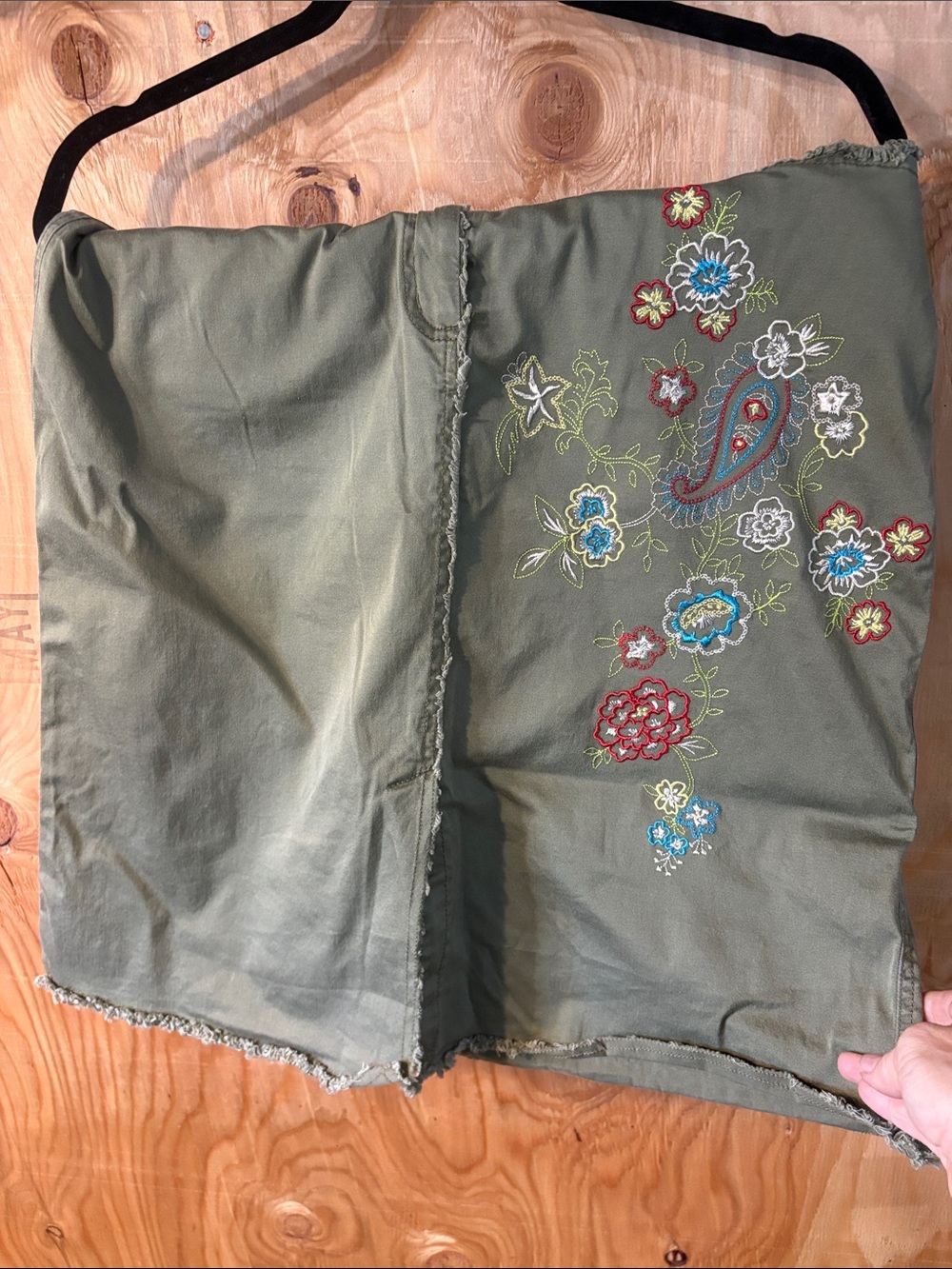 Jones Wear Olive Green Embroidered Women’s Skorts